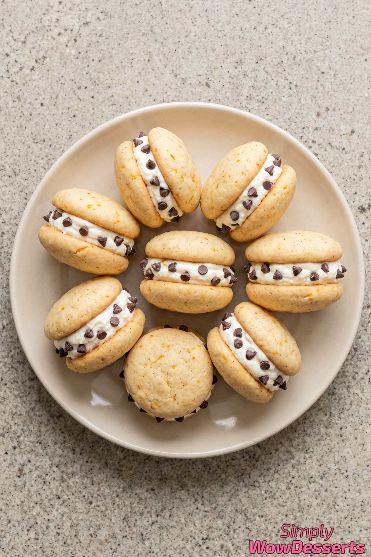 Cannoli sandwich cookies with chocolate chips
