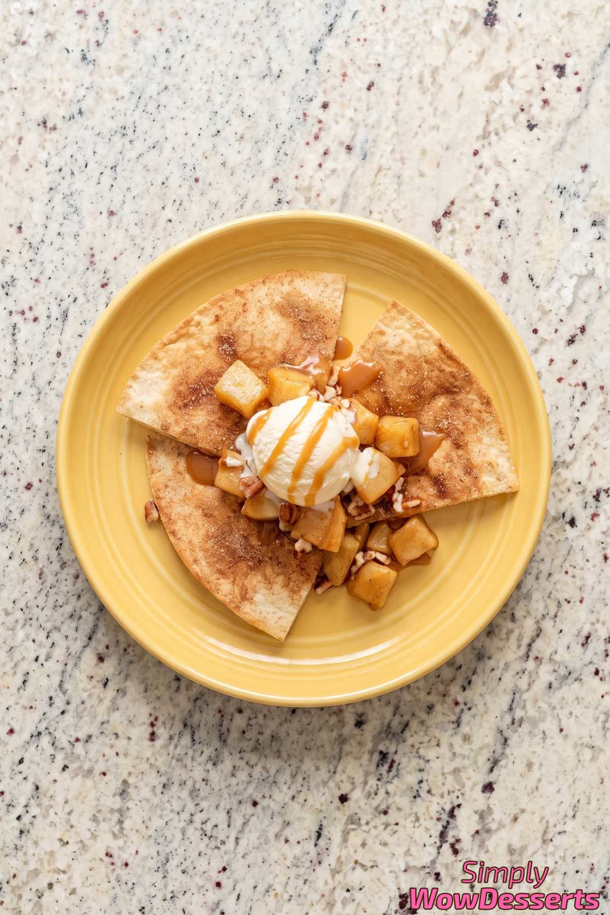 Crispy cinnamon apple pie nachos