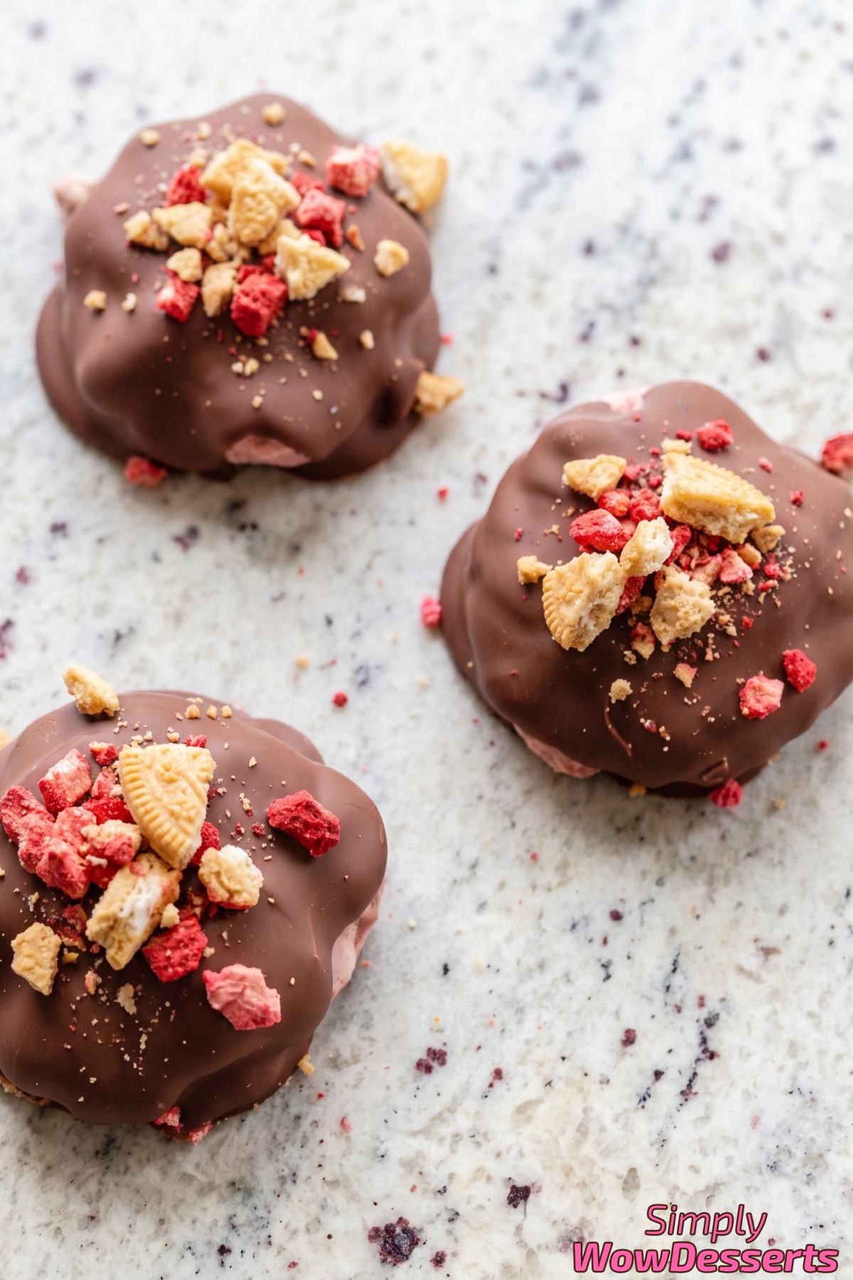 Tasty chocolate strawberry clusters