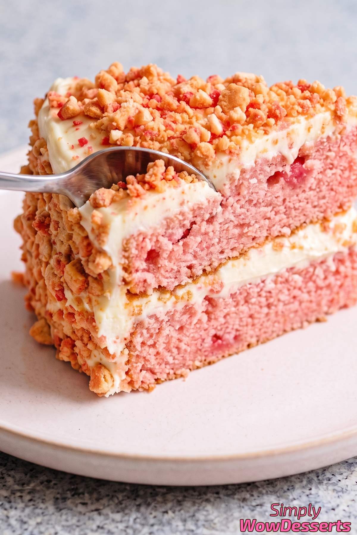Easy homemade strawberry crunch cake