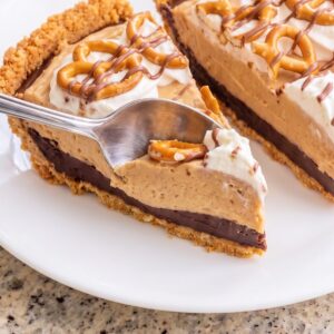 Chocolate Peanut Butter Pretzel Pie